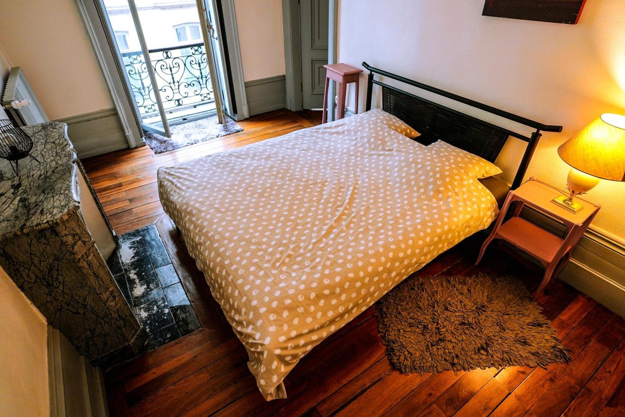 Le St Amour Elegant 2 Chambres *Wifi/Super Centre* Besancon Bagian luar foto